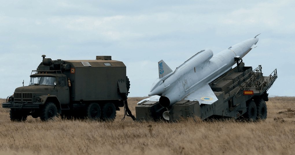 Suspected that Ukraine used special UAVs to attack Russian air bases 0